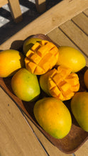Load image into Gallery viewer, Premium Alphonso Mango - 3 KG - Free Shipping
